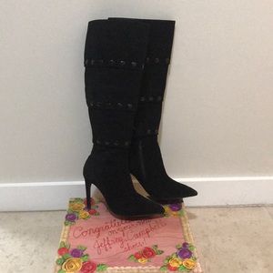 Stylish Knee High Boots 🖤